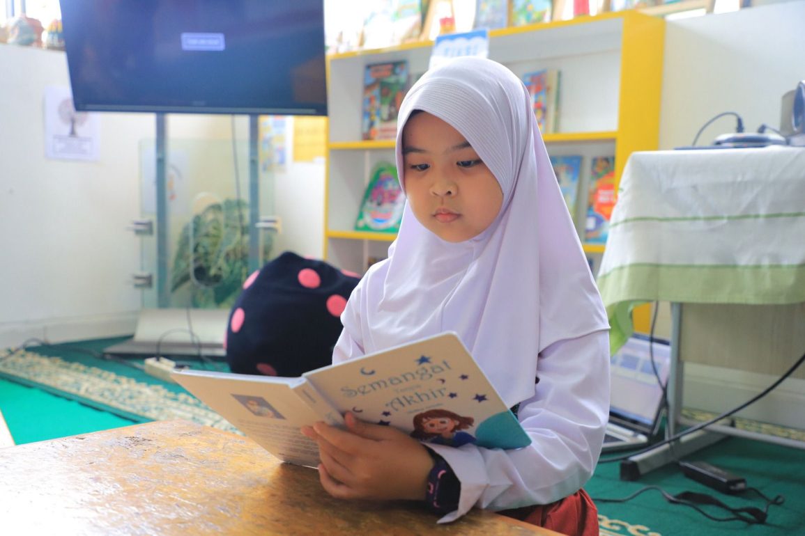 Pelajar Kelas 2 SDN Sukasari Kota Tangerang Tulis Karya Buku Sendiri